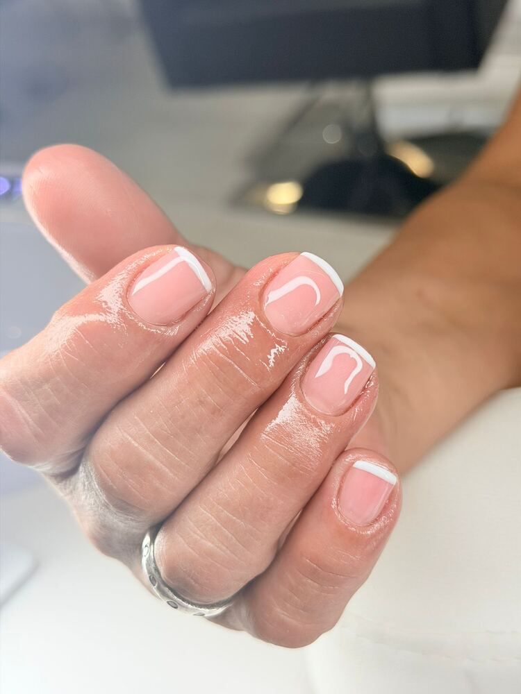 Manicure francesa feita no Studio 316