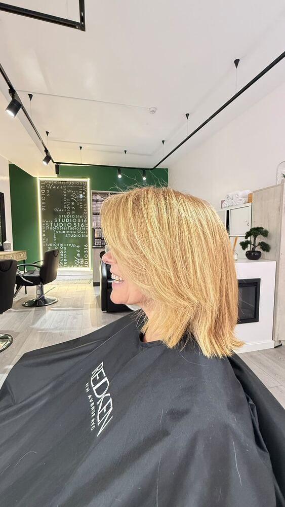 Corte lob loiro, trabalhado em sala